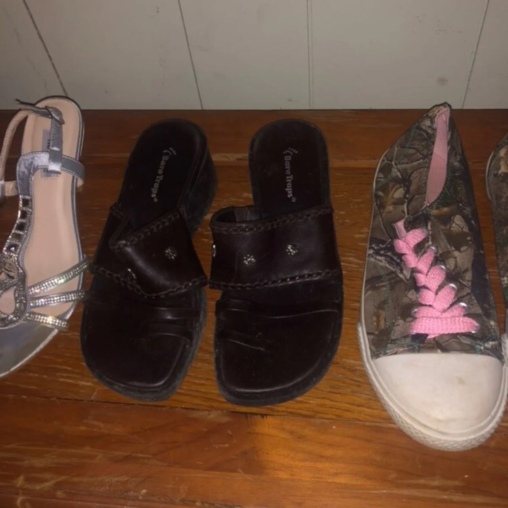 SHOES - Picture 9 of 12